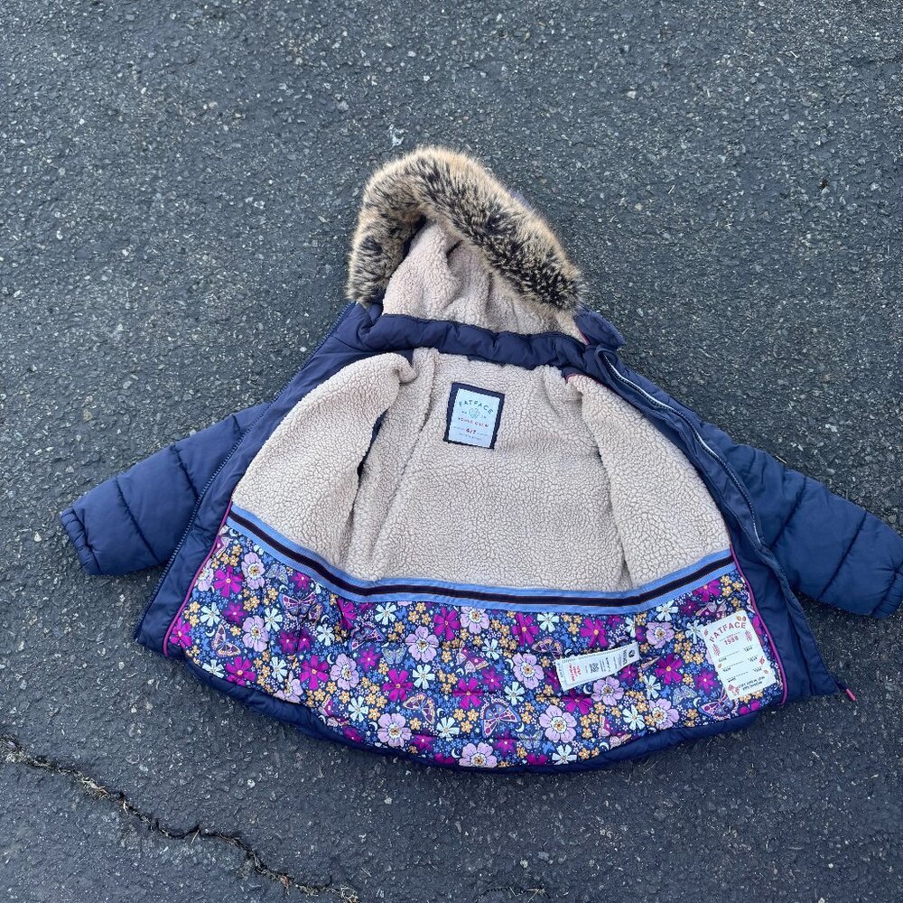 FatFace Young Crew puffer winter coat fur hood lining IS removable. - Picture 5 of 6